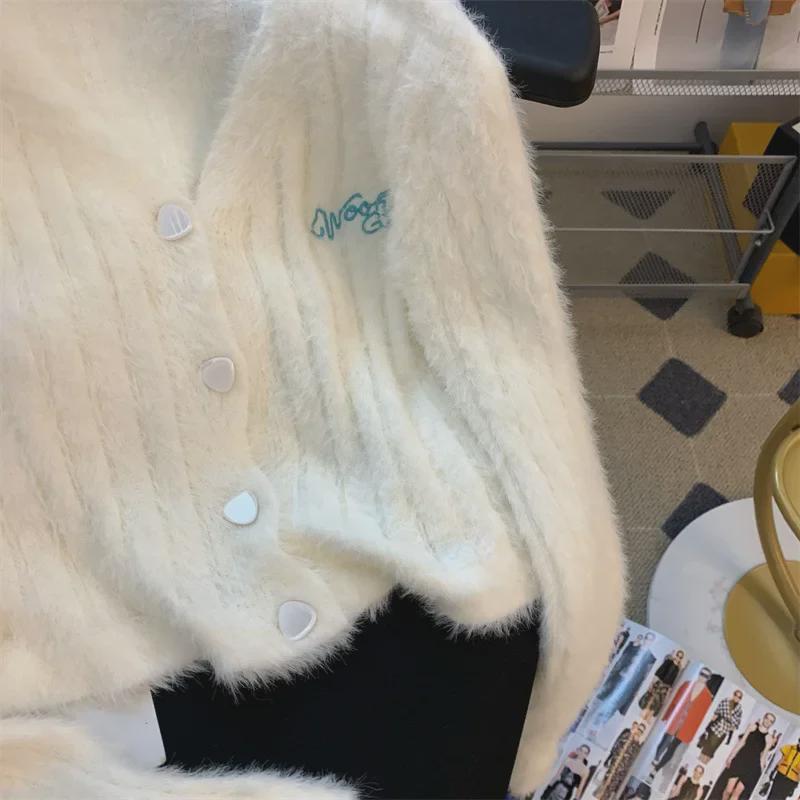 Dámský podzimní růžový kardigan s výstřihem do V - Měkký, sladký, omlazující vyšívaný pletený svetr