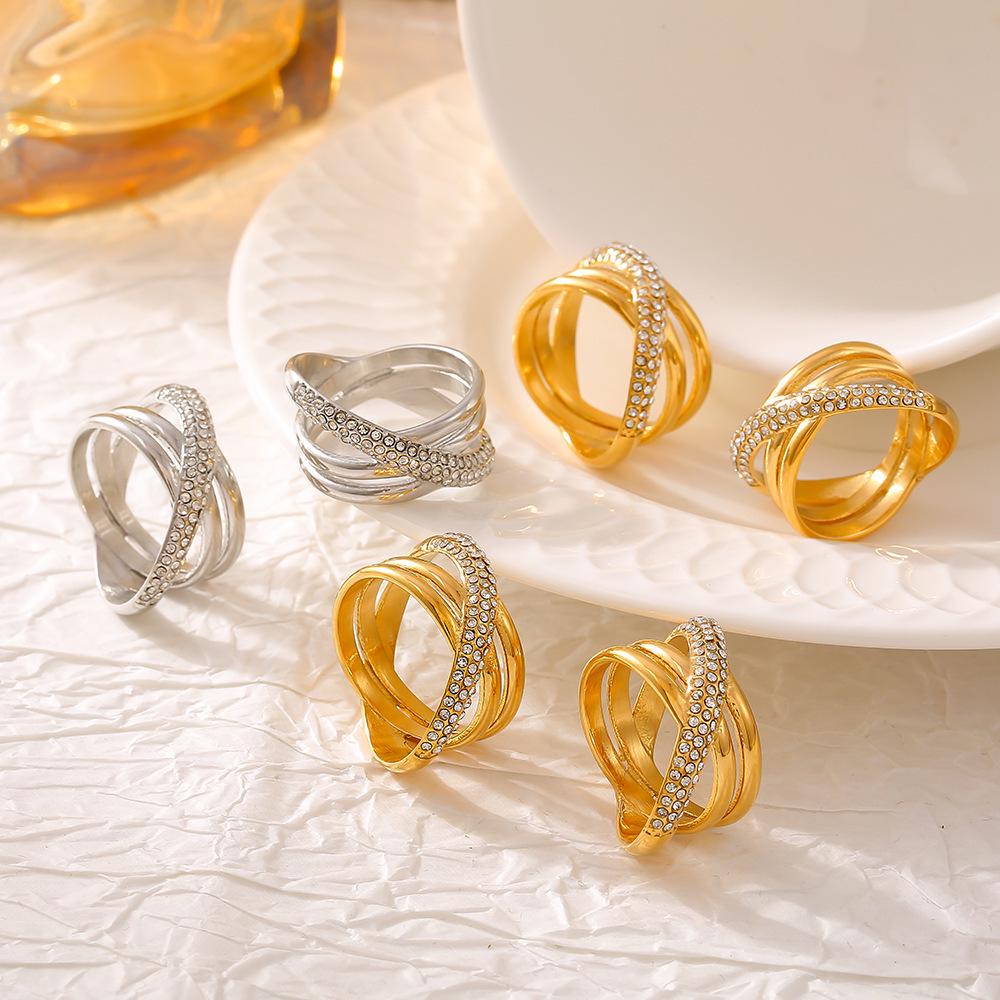18k Gold-Plated Vintage Criss-Cross Diamond-Set Ring - European & American Chic Style, Non-Fading Stainless Steel.