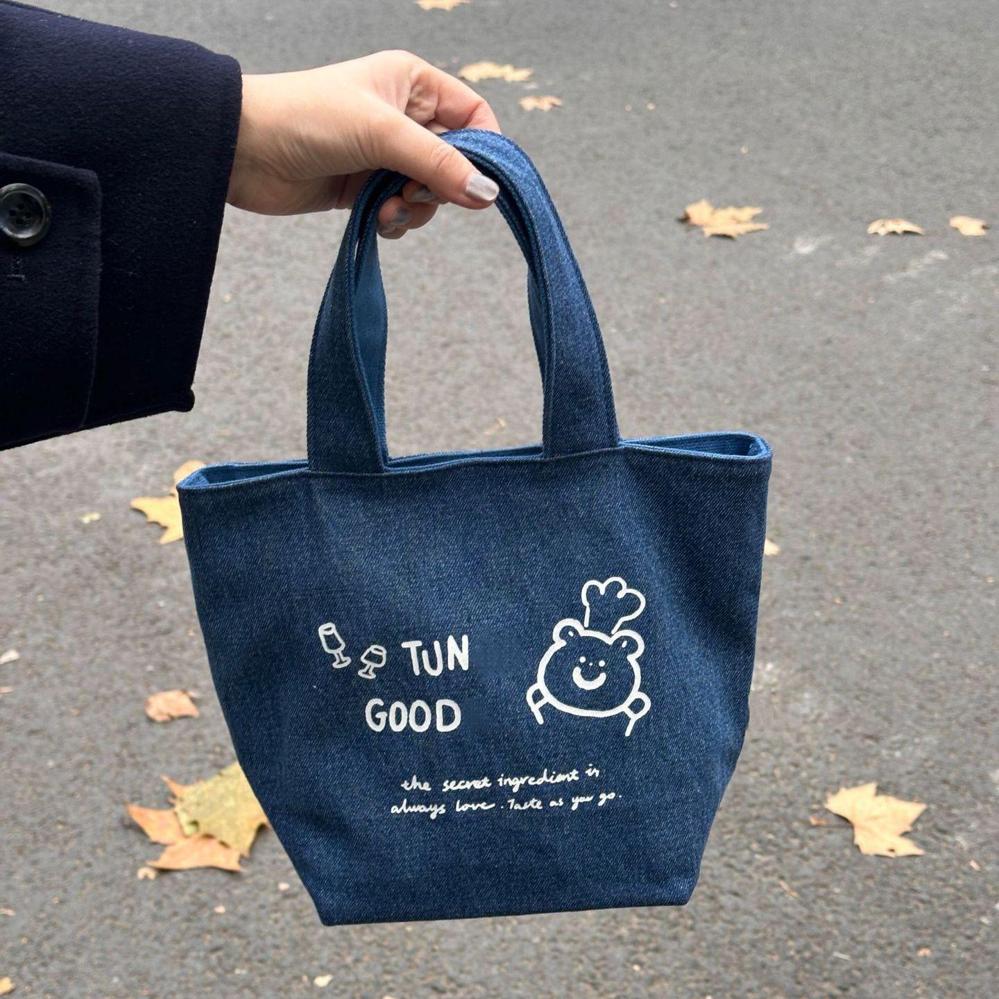 

Stylish and simple women s bags, versatile new shopping bags, student make-up bags, women s large-capacity shoulder bags, gift bags. синий