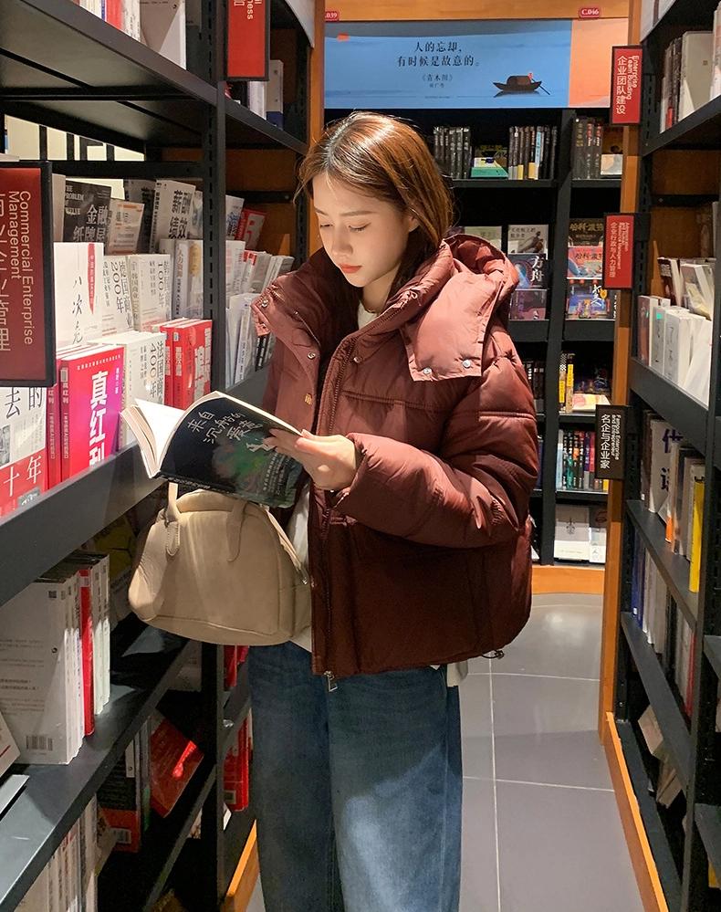 Veste d'hiver chaude épaisse coupe-vent à capuche courte pour femme avec manches raglan