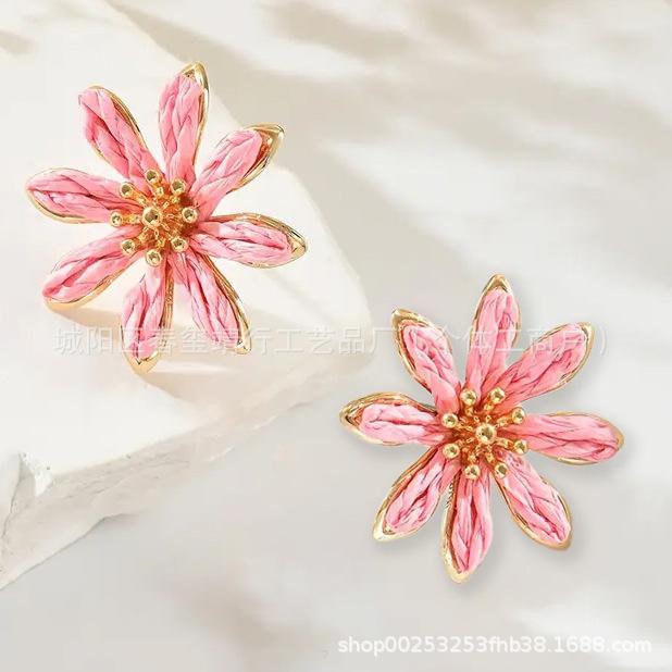 Lafite flower earrings, sweet fashion woven earrings, high-end niche bohemian earrings.