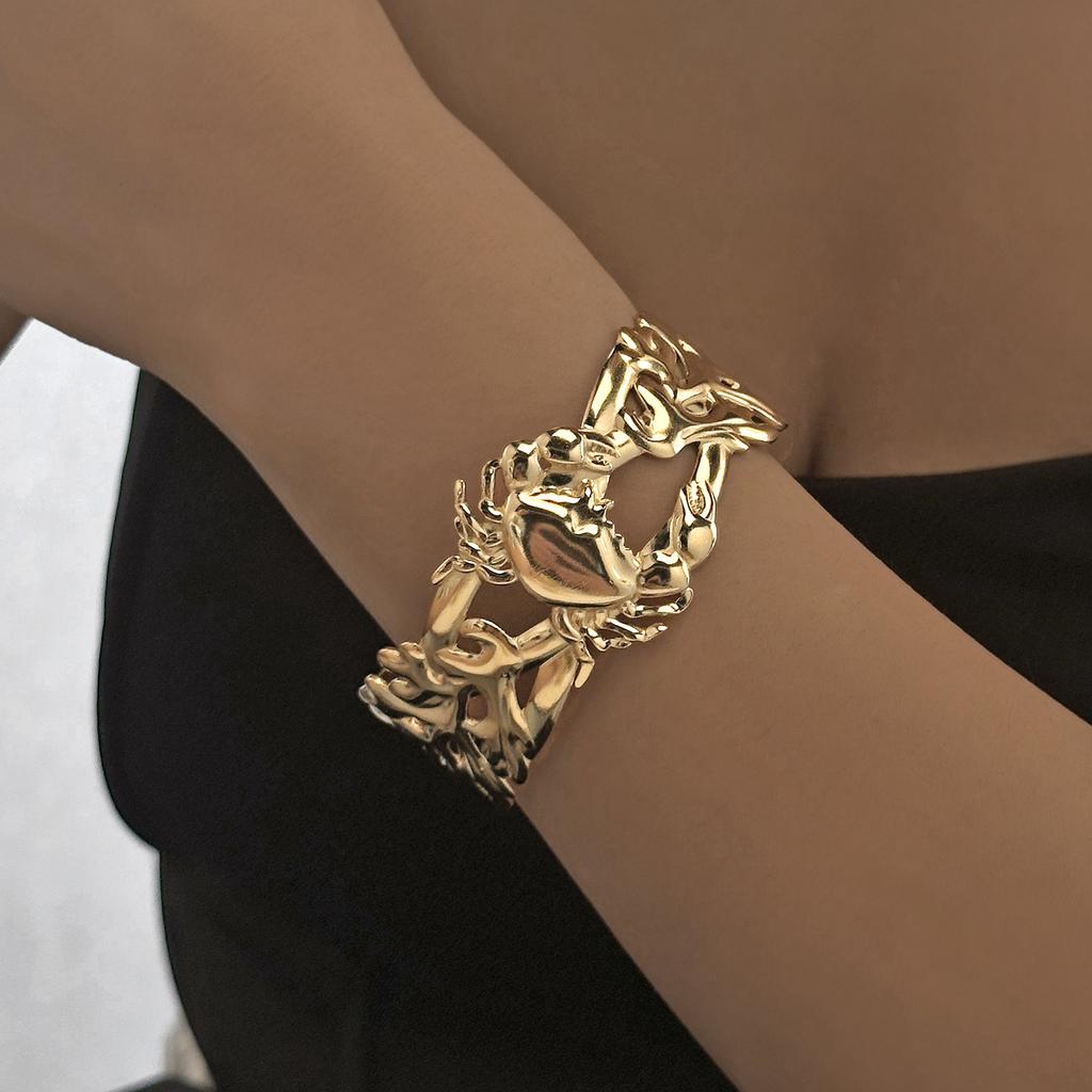 Roestvrij Staal Brede Manchet Armbanden voor Vrouwen Goudkleurig Grote Bij Bloemenprint Armbanden Exquise Feest Sieraden Accessoires
