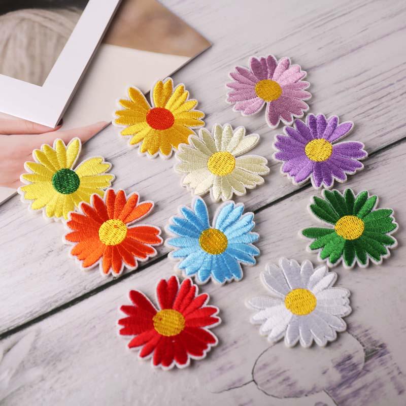 

Самоклеящаяся нашивка с вышивкой Yixiu Small Daisy для украшения одежды