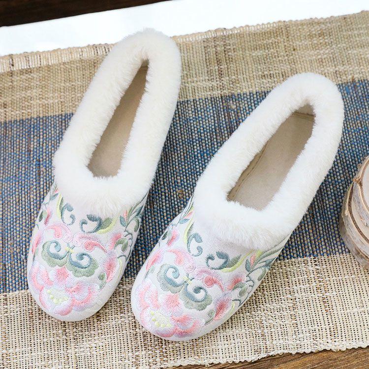 Women's Snow Boots Autumn New Plush Inner Lining Women's Cloth Shoes Retro National Style Low Heel Embroidered Shoes