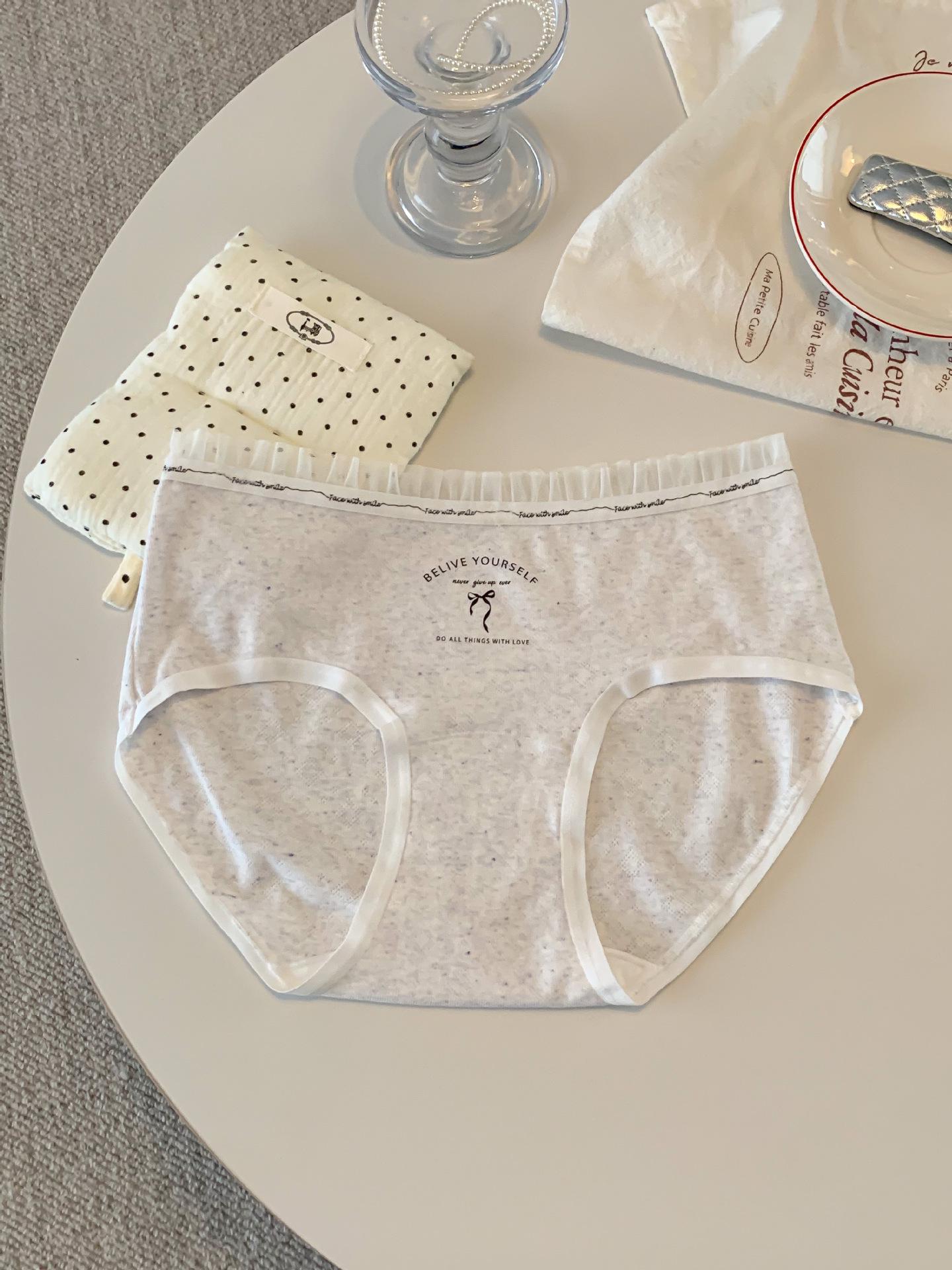 

A063 Women s Mid-Waist Soft Cotton Panties - Sweet, Skin-Friendly, Hip-Wrapping Triangle for Teens One Size світло-фіолетового кольору