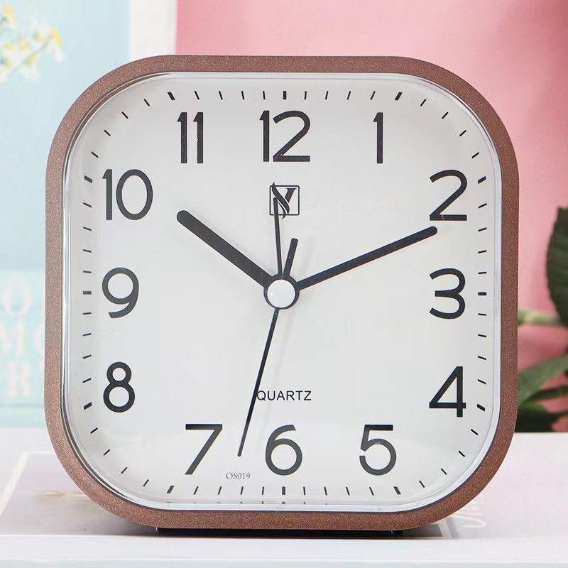 Retro Silent Alarm Clock - Vintage Desktop Decor for Bedroom or Dormitory