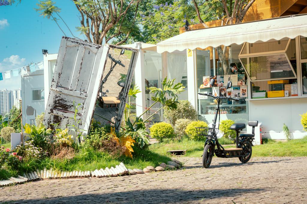 Elektrická koloběžka kukirin C1 PRO, 48V 26AH 500W, maximální dojezd 100KM, dvojité kotoučové brzdy + elektronická brzda, protiskluzová deska z masivního dřeva.