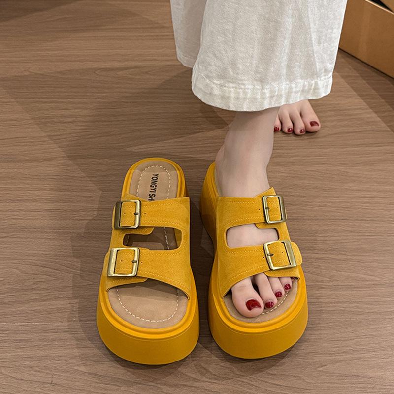 Thick-soled heightening slippers for women's summer outer wear, new one-word drag fashion non-slip cool slippers tide