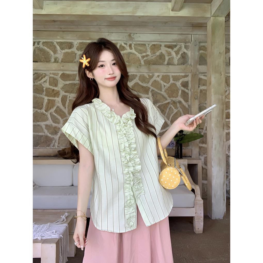 Women s Chic Green Striped V-Neck Frilled Shirt - Summer 2025 Collection Large зелёный