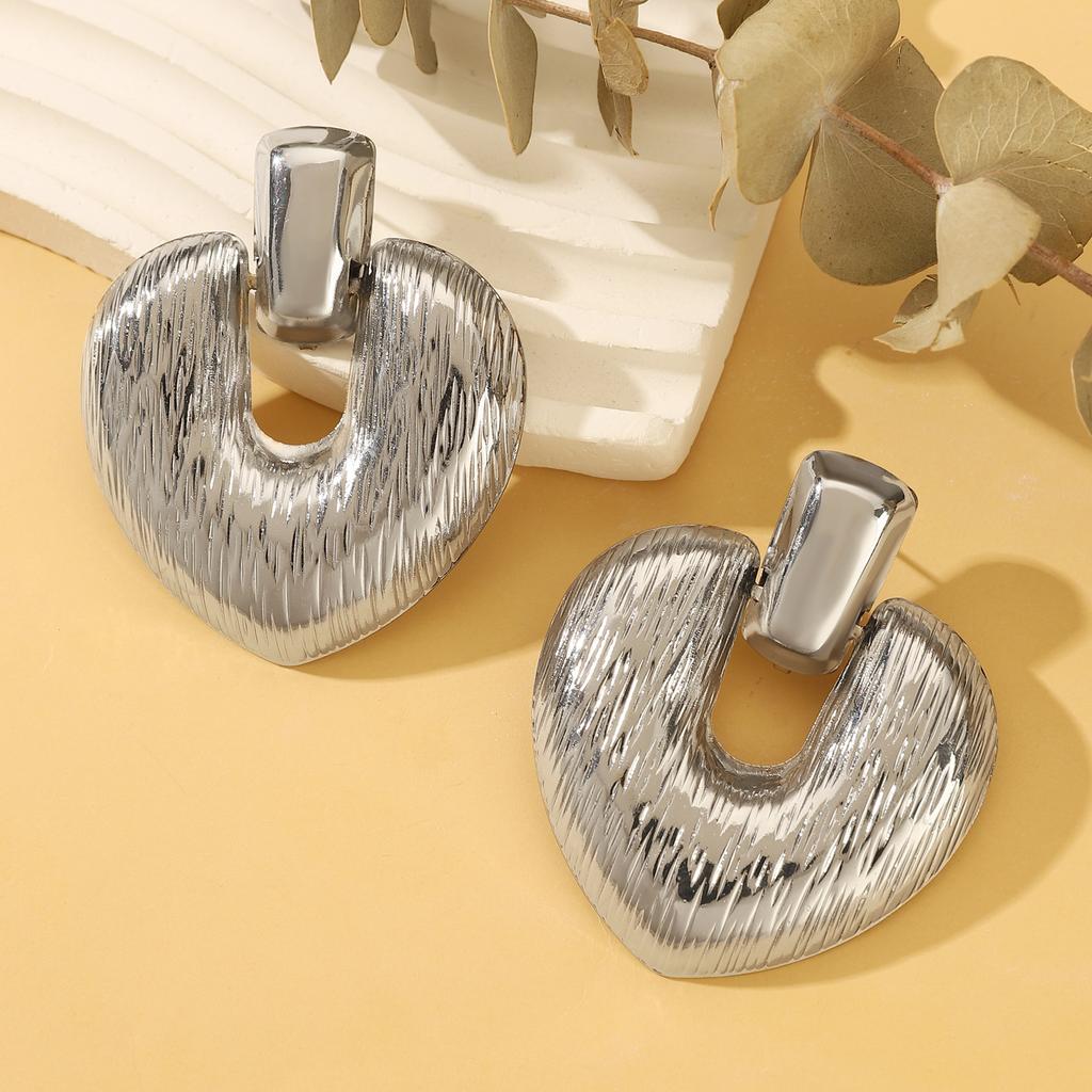 2026 Exaggerated Spiral Leaf Earrings for Women Gold-Plated Metal Glossy Geometric Fashion Jewelry