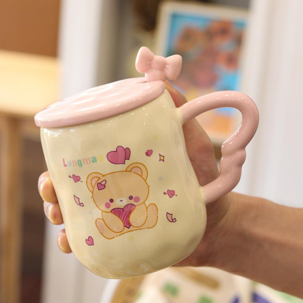 Kubki ceramiczne są urocze i mają wysoki poziom wyglądu. Kubki dla par z poczuciem luksusu. Para kubków do wody POKRYWKI Łyżeczki i Kubki na prezent