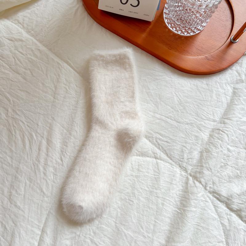 1/2 пары удобных носков из меха норки, осенне-зимние, чулочно-носочные изделия, утолщенные, плюшевые, теплые, для сна, дома, пушистые, белые, черные, мягкие носки