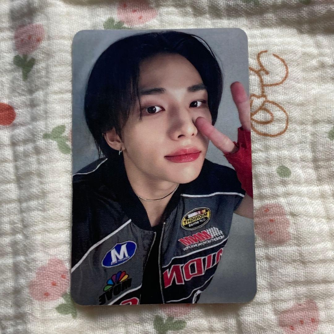 

[USED] Stray Kids Raku STAR 2nd Week Hyunjin Sanok Trading Card