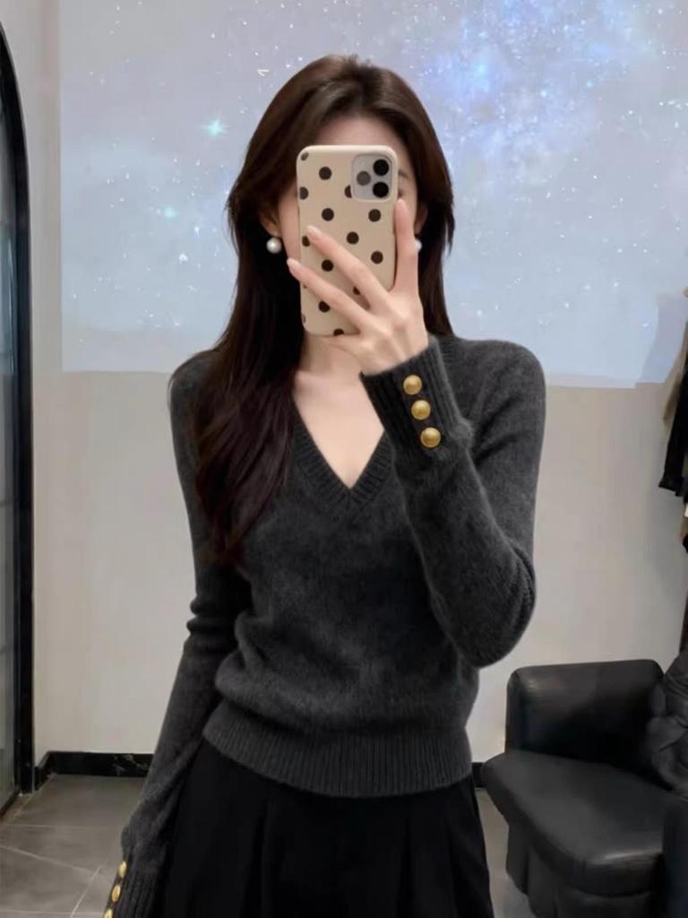 Women's French Wool V-Neck Sweater - 2026 Autumn/Winter Fashion, Solid Color, Versatile As a Standalone or Base Layer.