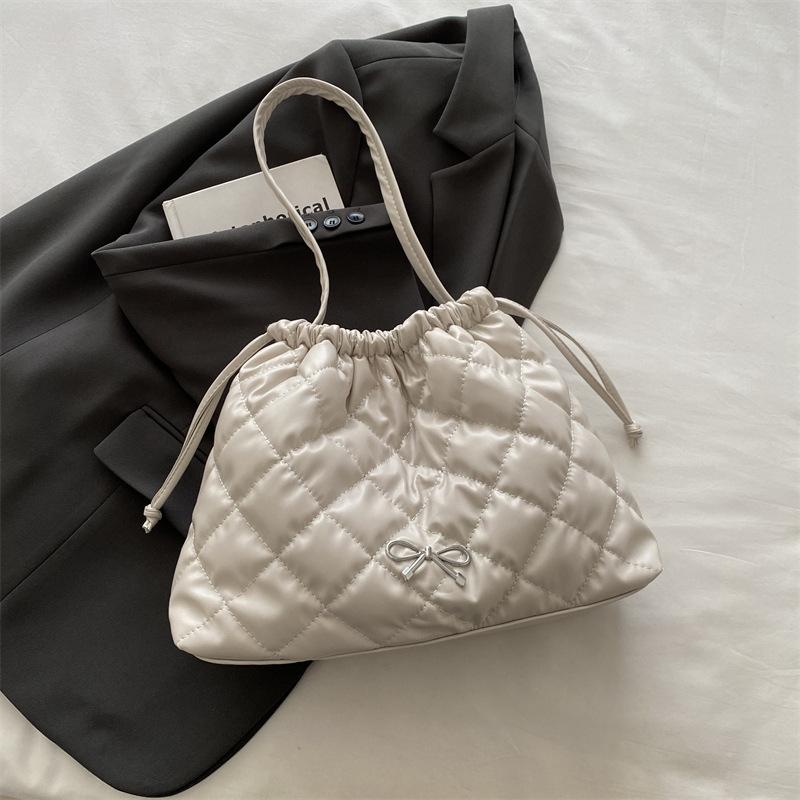 Bolsa tote mensageiro de grande capacidade com alça losango macia 2025 outono e inverno nova viagem de curta distância bolsa de ombro portátil mulheres