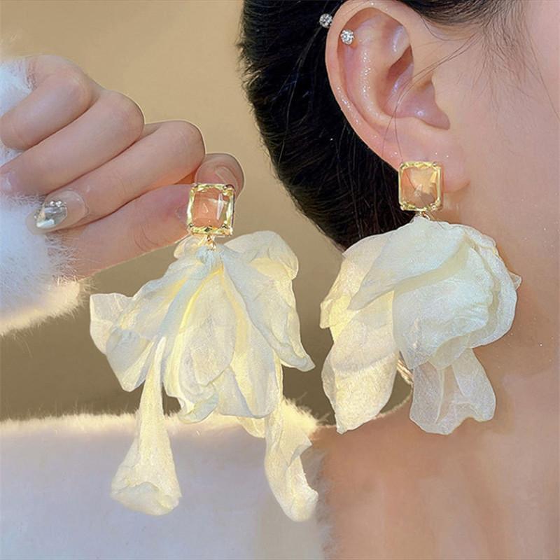 Sweet Fabric Flowers Long Tassel Earrings For Women Sweet Temperament Crystal Drop Dangle Earring Party Wedding Jewelry Gift 2025