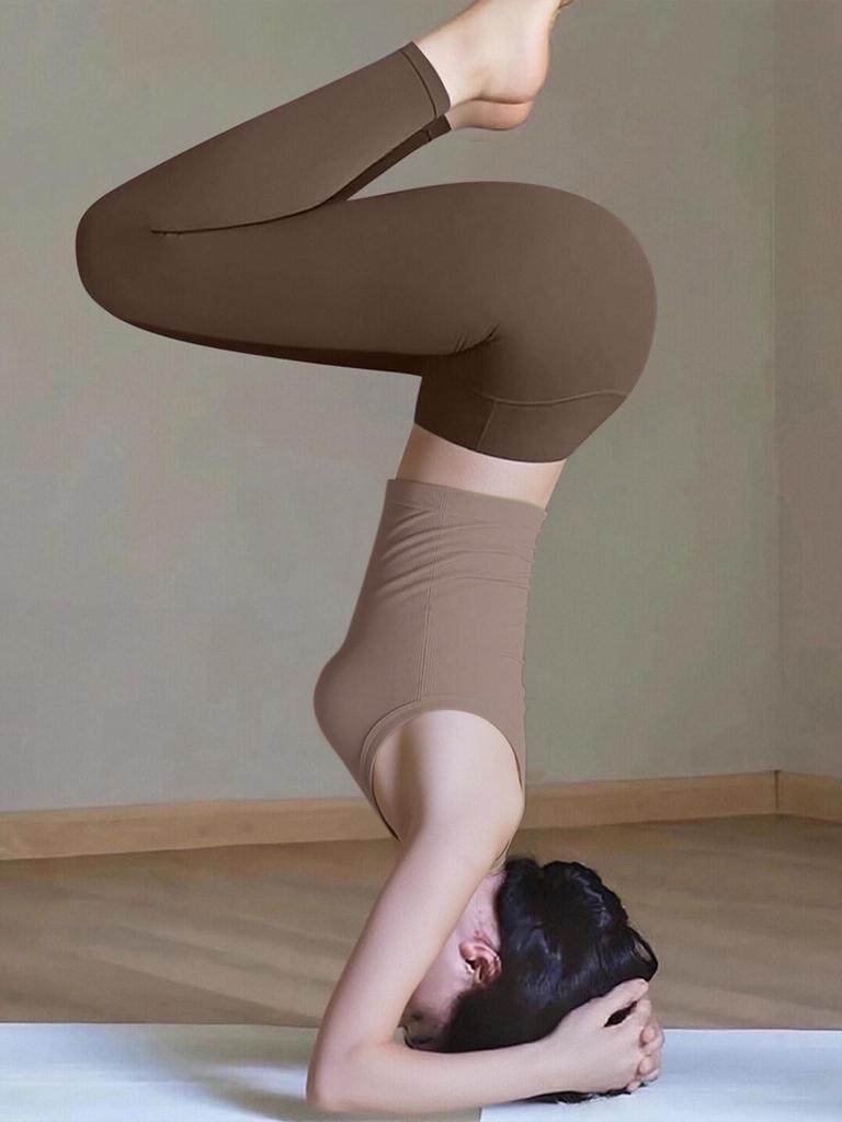 2026 Women's High-End Yoga Set with Integrated Cup Sports Vest