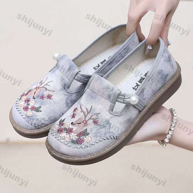 Fashion Women's Flats 2025 Spring Breathable Lightweight Comfortable Embroidery Casual Shoes Fashion Vintage Slip On Vulcanized Shoes