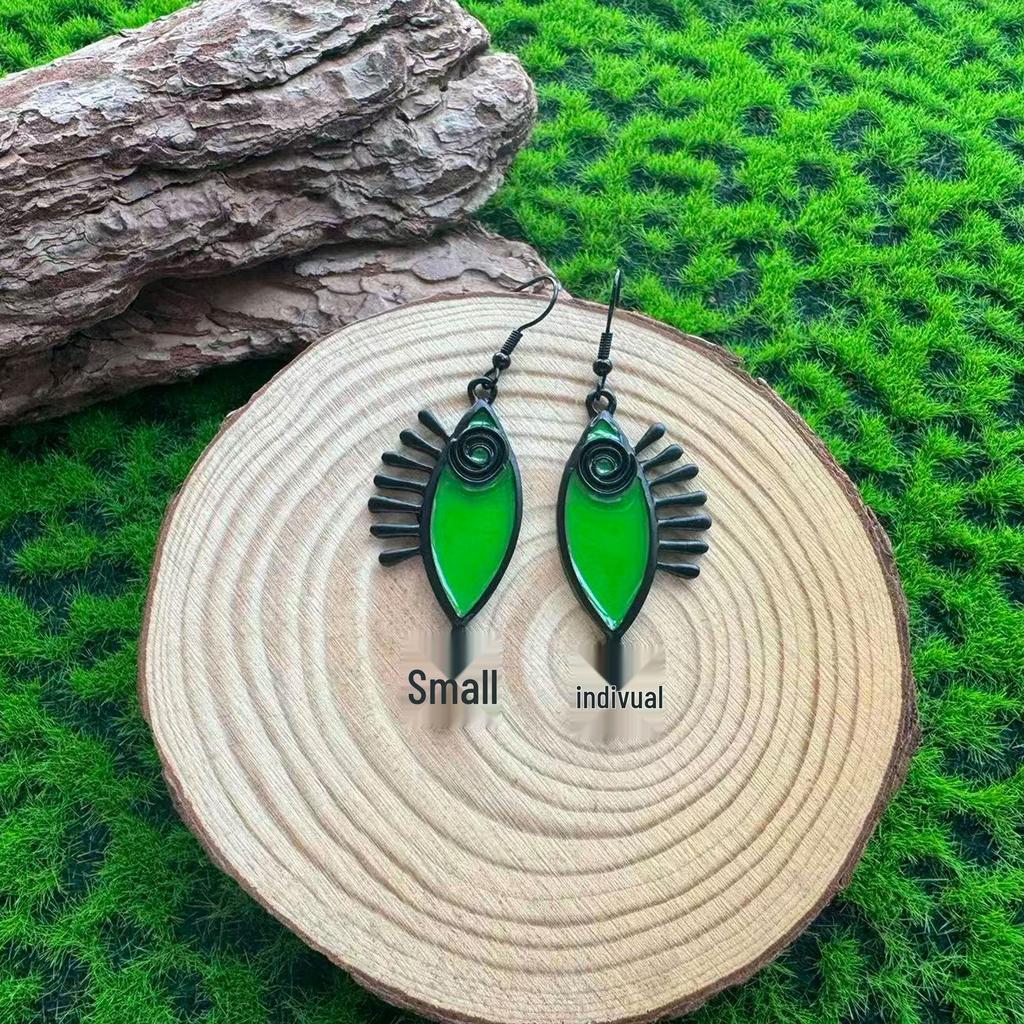 Vintage Green Fish Pendant Earrings for Women - Cute and Stylish Retro Accessories for Parties