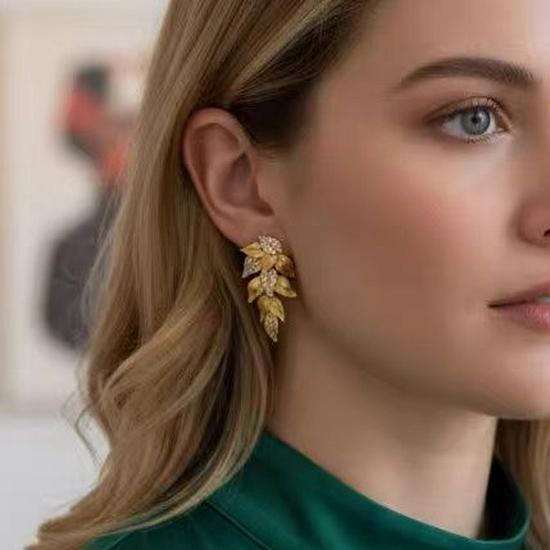 Elegant Rhinestone Leaf Stud Earrings for Women – Luxurious, Versatile Dangle Design
