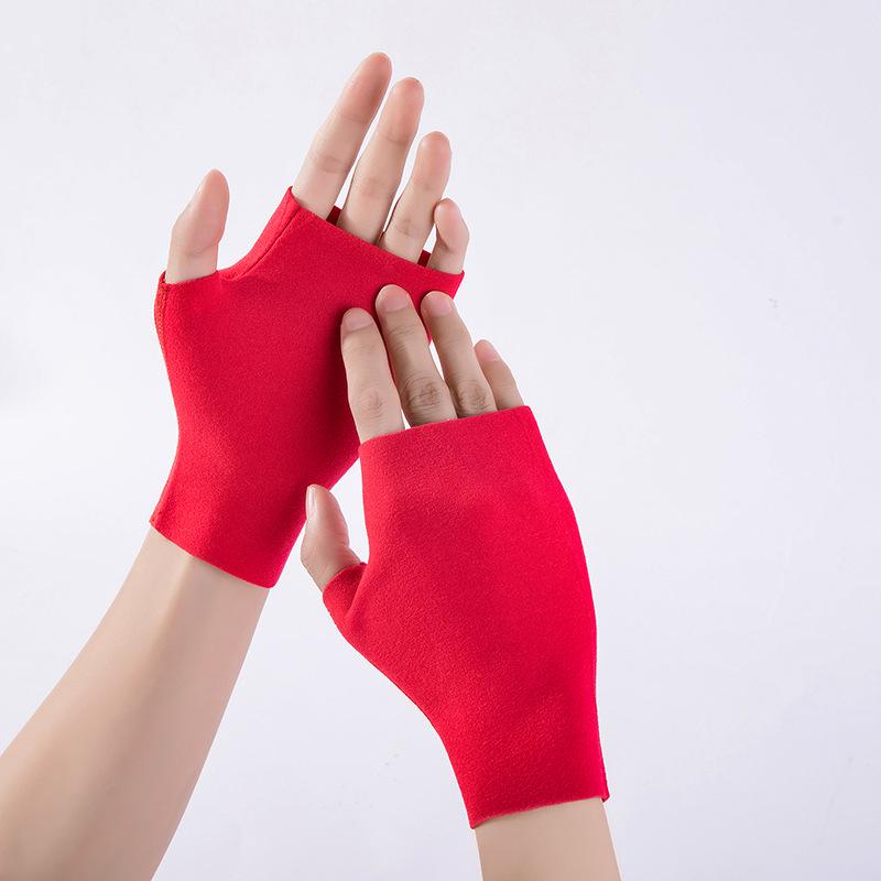 

Velvet Self-Heating Fingerless Gloves: Winter Warmth & Wrist Support for Men & Women Medium