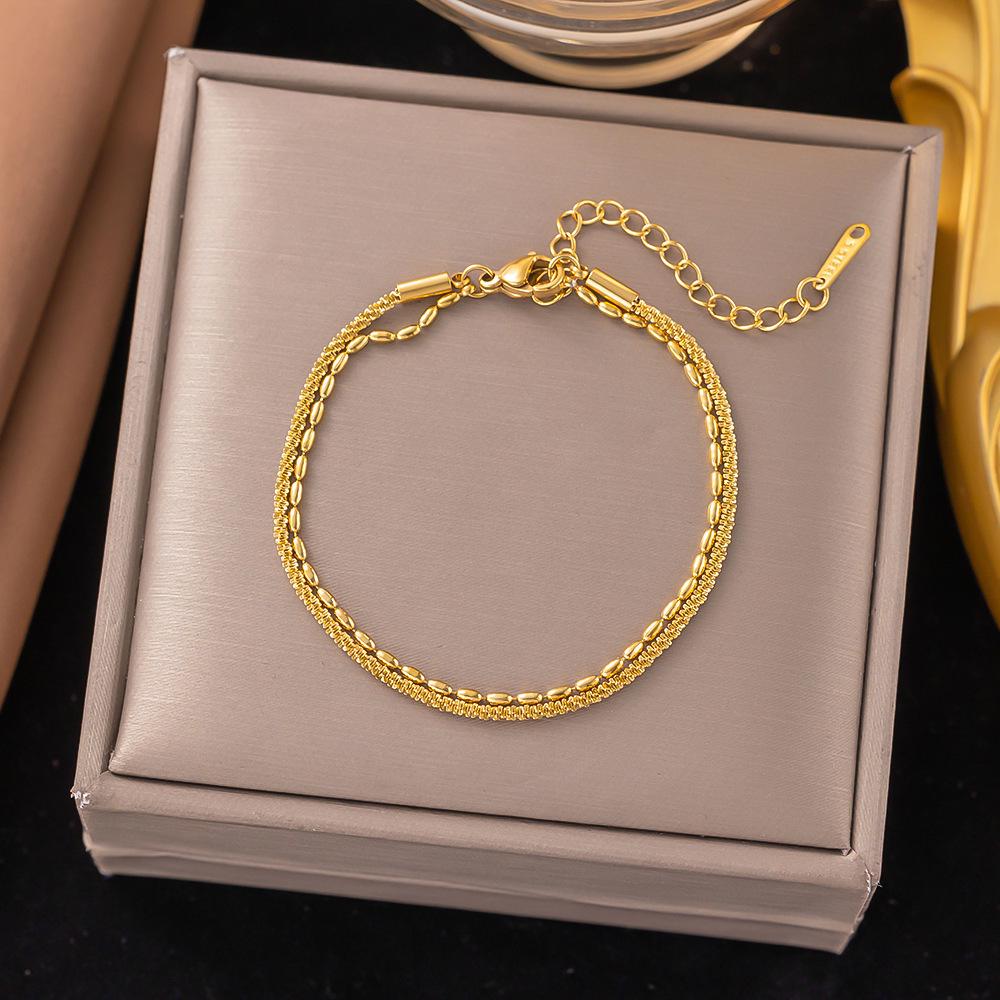 Preferred Bracelet 2: Qi Yun Fashionable Stainless Steel Cross Bracelet - Trendy, Statement, Light Luxury Jewelry.