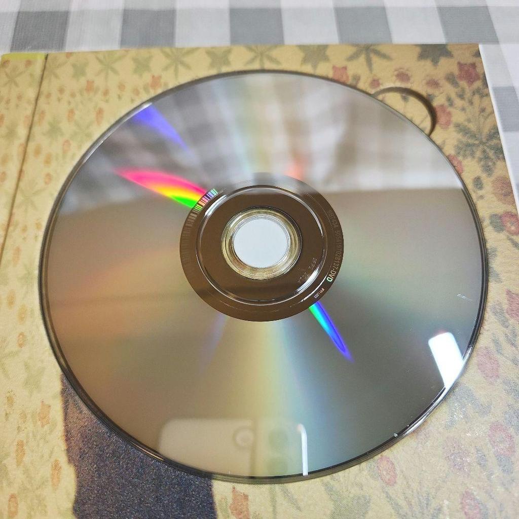 [USED] IU SMASH HITS2 “The Stories Between U&I”