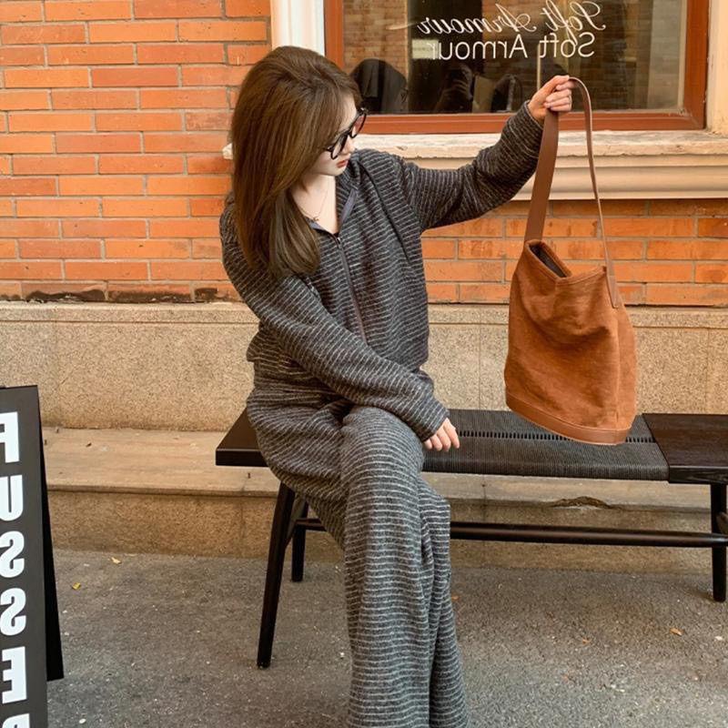 

Casual Striped Hooded Jacket & Trousers Two-Piece Set Large