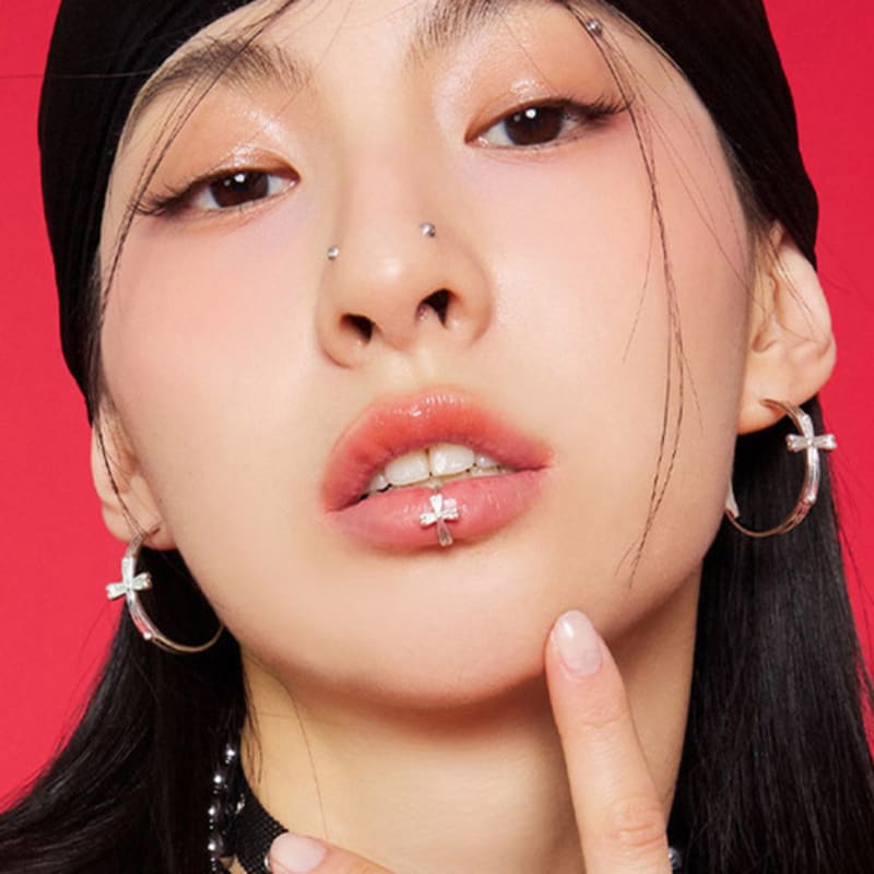 

NIMBUS SHINE CROSS HOOP EARRINGS (M) Silver