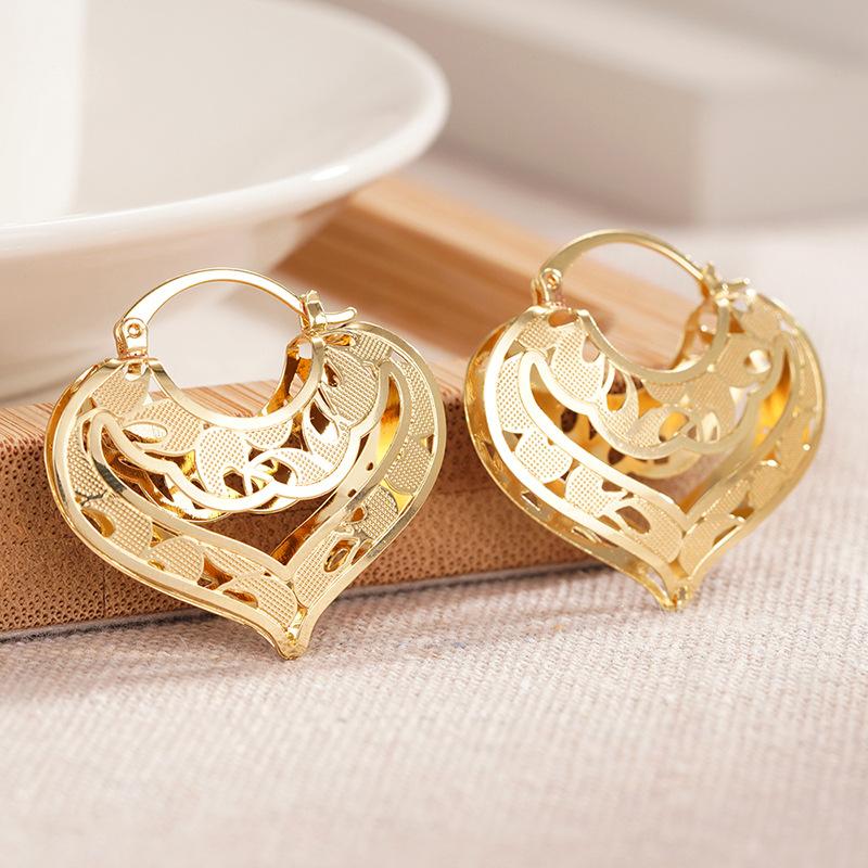 Bohemian Fine Lace Women's Earrings - Ethnic Hollow Flower Hollow Pendant Earrings, Suitable for Daily, Party, and Vacation Wear