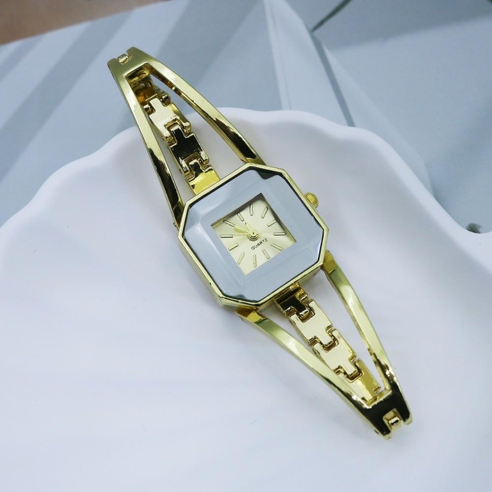 Luxury Women Watch Square Dial Quartz Watch New Ladies Watch Women Fashion