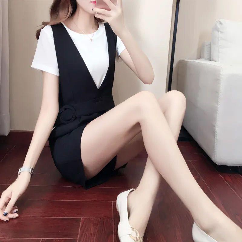 Black High-Waisted Slimming Two-Piece Overalls - Spring/Summer 2026 Girls' Casual Loose Straight Shorts