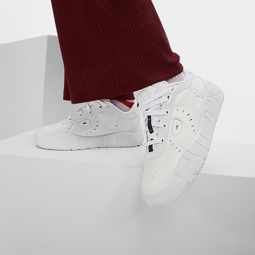 FILA Melt Simple Fashion Thick Sole Height Increasing Wear Resistant Low Top Skate Shoes Women Sneakers White Gray F12W431201FWV