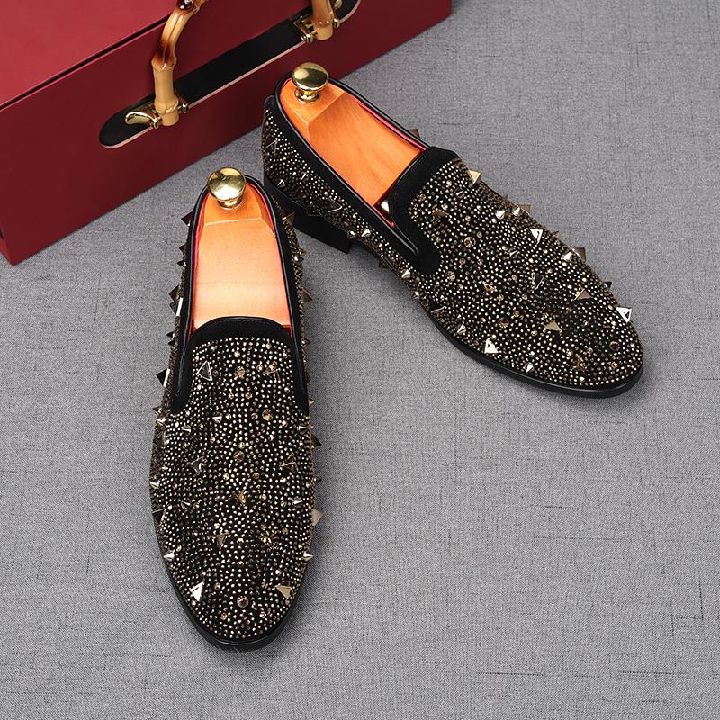 Mode Mode Herren Goldener Anhänger Strasssteine Rock Punk Freizeitschuhe Ballerinas Männlich Heimkehr Hochzeitskleid Schuhe Zapatillas Hombre