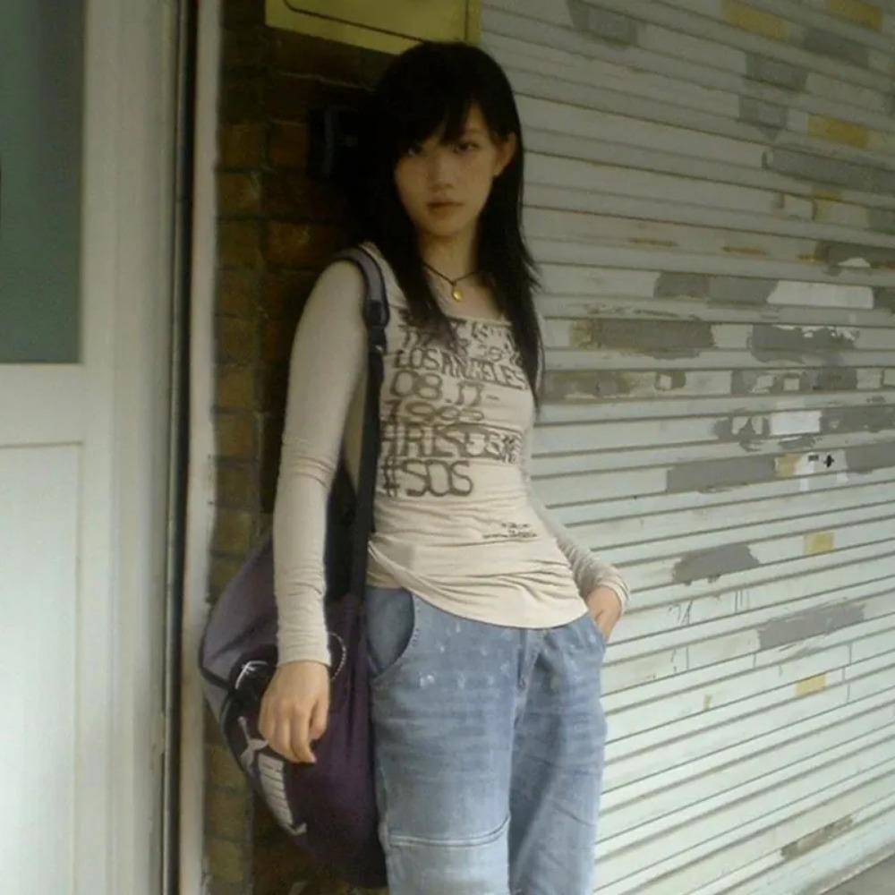 Japoniški Y2k marškinėliai su raidžių spauda, vulgarūs 2000-ųjų stiliaus ilgomis rankovėmis briaunoti topai, vintažiniai Harajuku gatvės drabužiai, amerikietiški retro