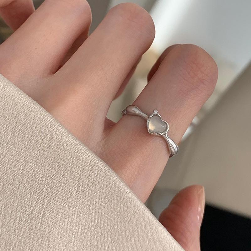 

Adjustable Artistic Heart Cloud Ring For Women Stylish Copper Jewelry With Design Unique J5970