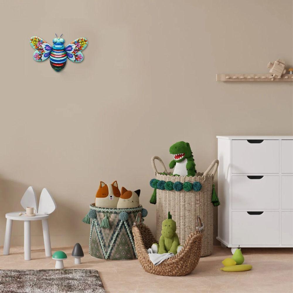Cute Wall Hanging Sculpture Metal Garden Statue Wall Decor Bee Wall Ornament  Outdoor