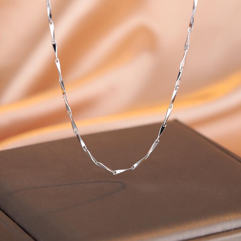 Simple Personalized Melon Seed Chain Women'S Short Collarbone Chain Melon Seed Bare Chain Single Chain High-End Versatile Chain