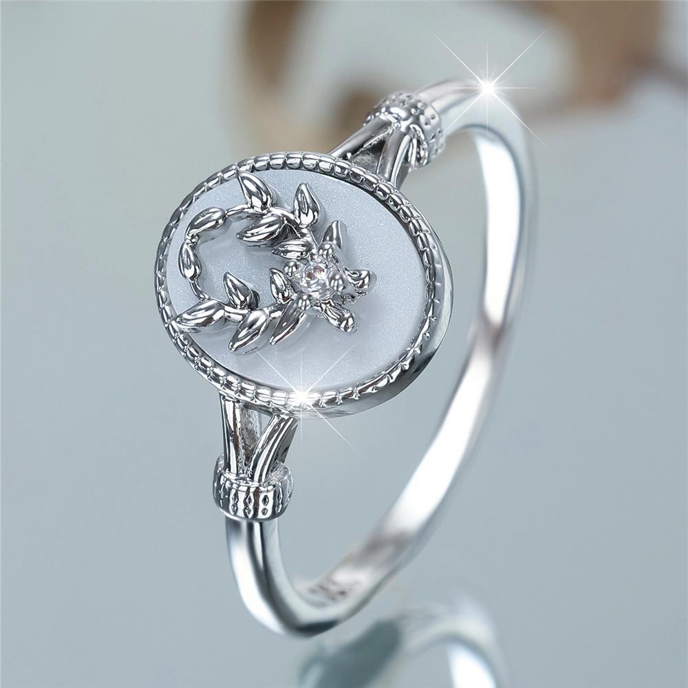 Trendy Female White Enamel Stone Oval Leaf Plant Ring Vintage Gold CopperColor Rings For Women Wedding Jewelry Gift