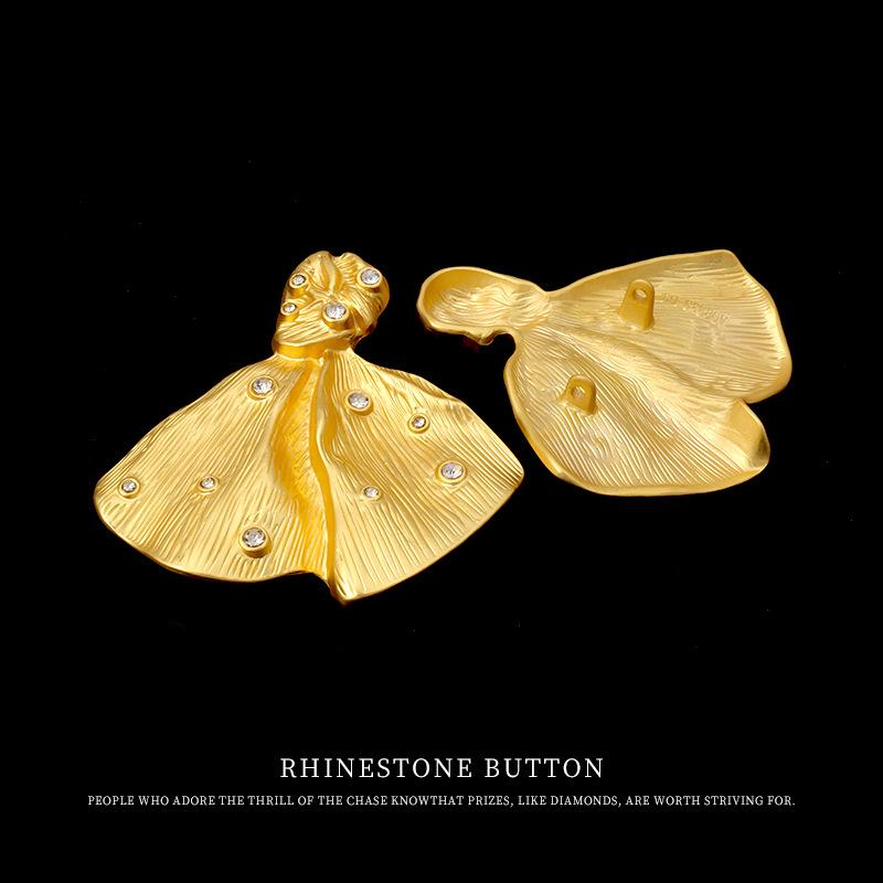

5 шт. Металлические плиссированные пуговицы-бриллианты Высококачественная модная шерстяная куртка Тренч Декоративная моделирующая юбка Большие пуговицы Fog gold width about 61mm * height about 62mm