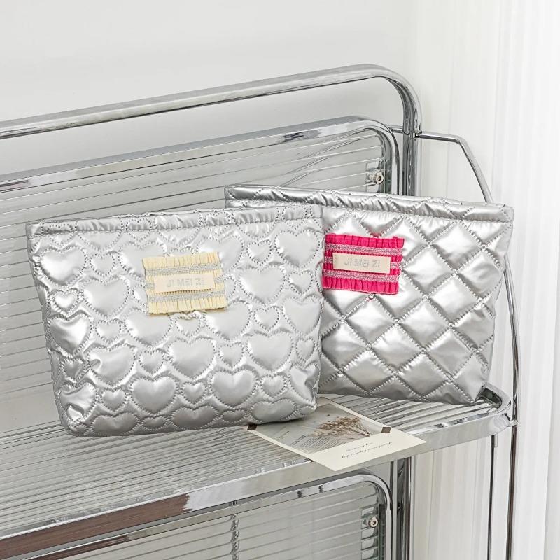 Women's Large Capacity Quilted PU Leather Makeup Bag -Travel Cosmetic Organizer Case Silver Wash Pouch with Inner Compartments