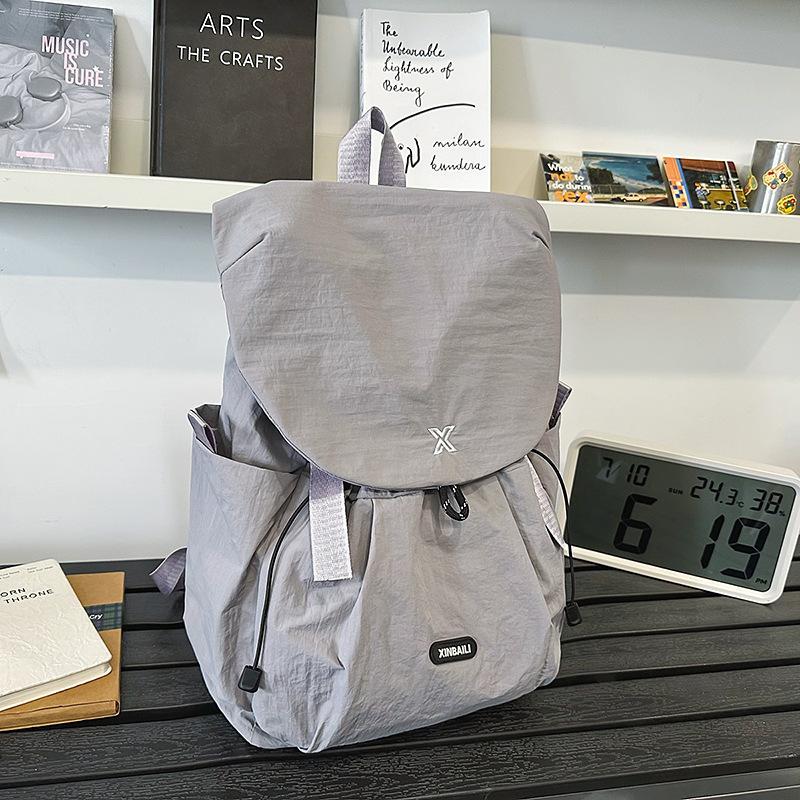 Outdoor leisure backpack Large capacity travel bag School bag Waterproof high value mountaineering bag Air cushion strap