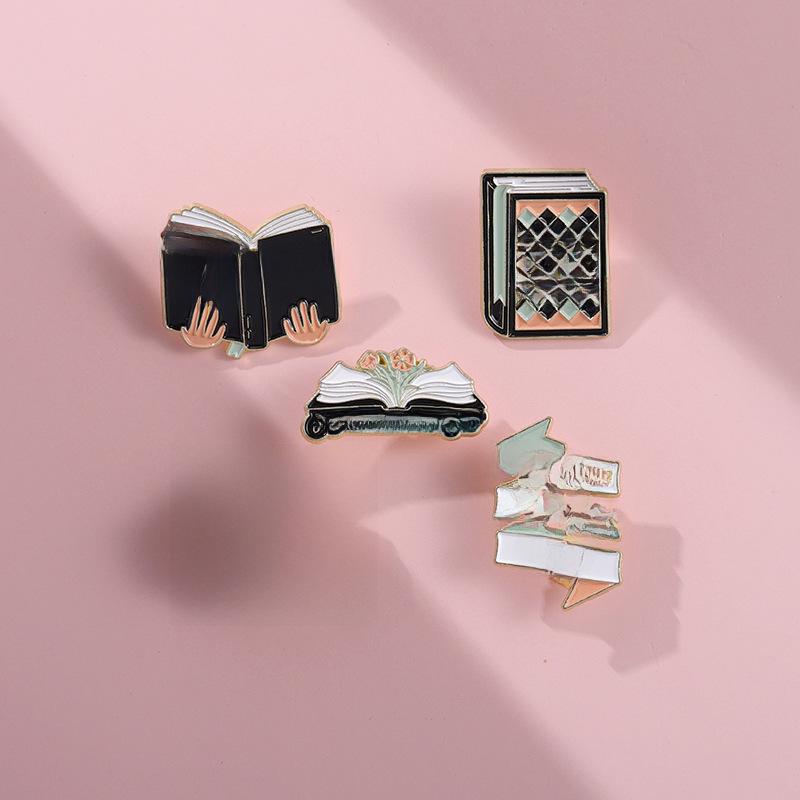 Creative Geometry Brooch: Inspirational Metal Badge for Students