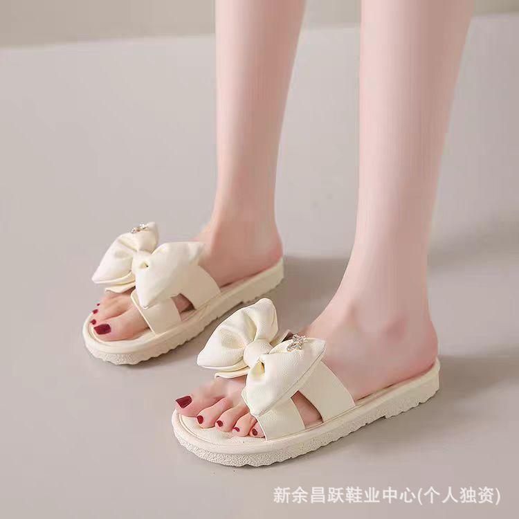 Soft-bottomed flat-bottomed slippers 2025 new non-slip skirt seaside beach bow fairy drag outside
