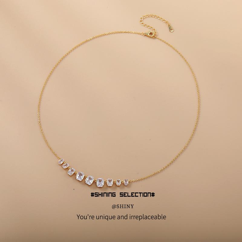 Quadratische Diamant Kupferlegierung Halskette - Europäischer & Amerikanischer Stil, Zwei Farben, Modisch & Vielseitig, Nischendesign, Zeitlose Eleganz.