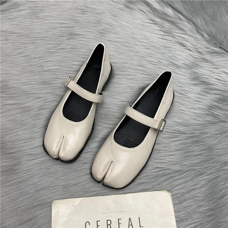 Fashion Novelty Split Toe flat shoes woman quality leather mary janes Japanese style trotters flats ankle bele Tabi ninja loafers women