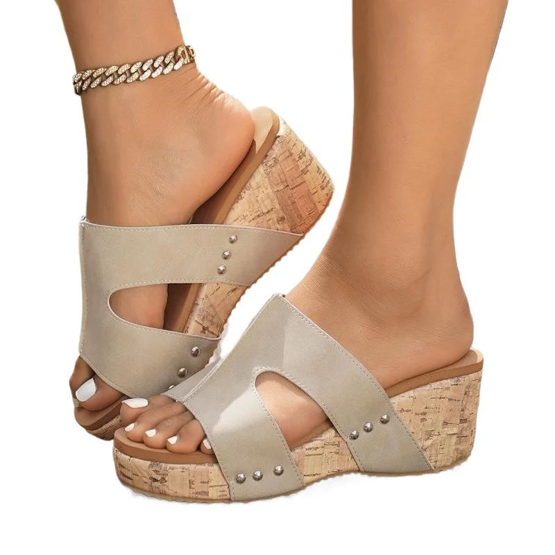 Fashion 2025 Brand Ladies Shoes Open Toe Women's Slippers Fashion Outdoor Rivet Casual Summer New Plus Size Best Seller Wedge Slippers