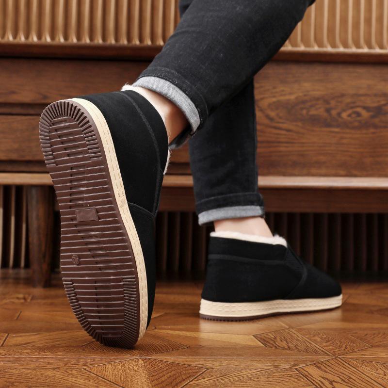 Men's Lightweight Winter Shoes with Fleece Lining, Thickening, and Tire Sole for Warmth; Large Size, Cotton Old Beijing Cloth Shoes.