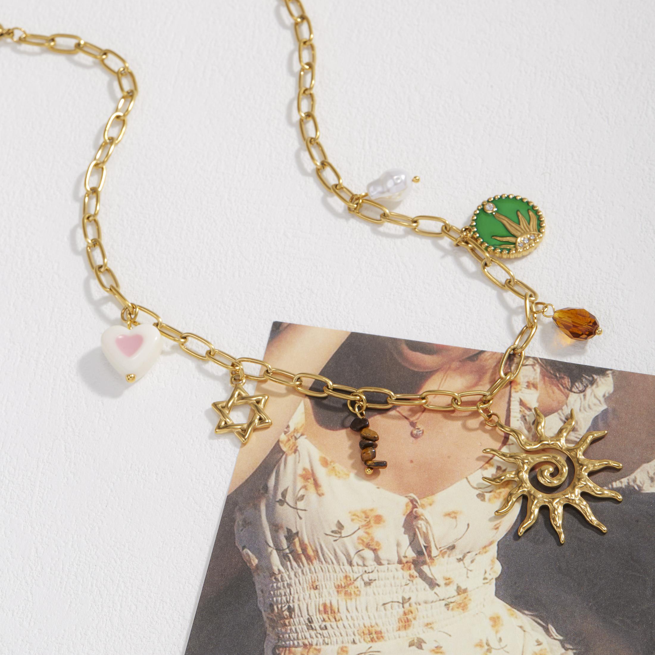 

Girls star studded necklace with sun totem pendant, gorgeous and luxurious, suitable for beach parties and gift giving золотистый