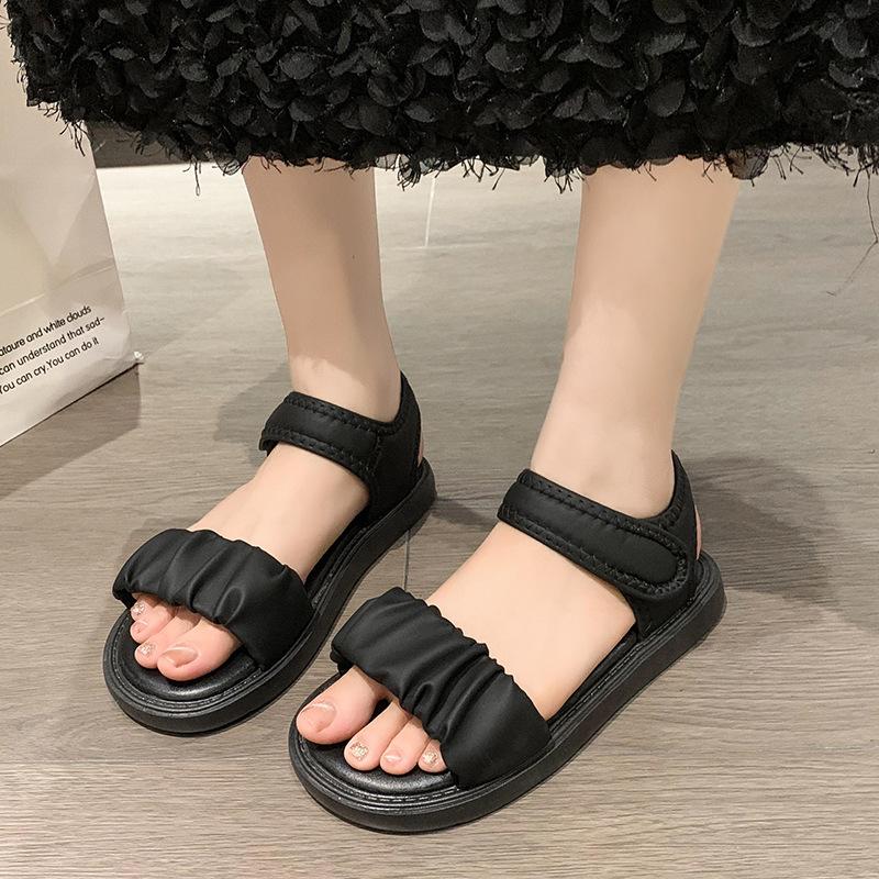 

Niche design cloud beach shoes flat sandals women s summer 2025 new fashion fairy wind slippers 35